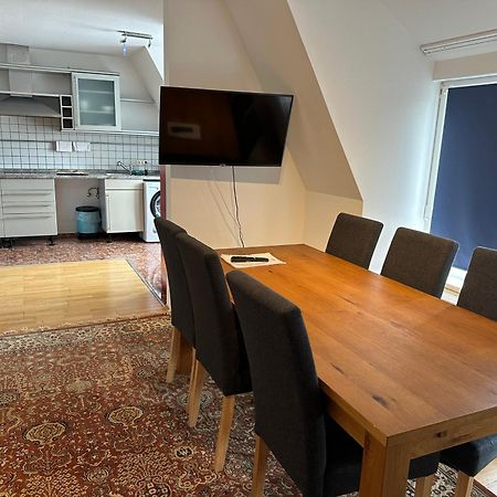 Grosses Apartment Im Dg ไลป์ซิก ภายนอก รูปภาพ
