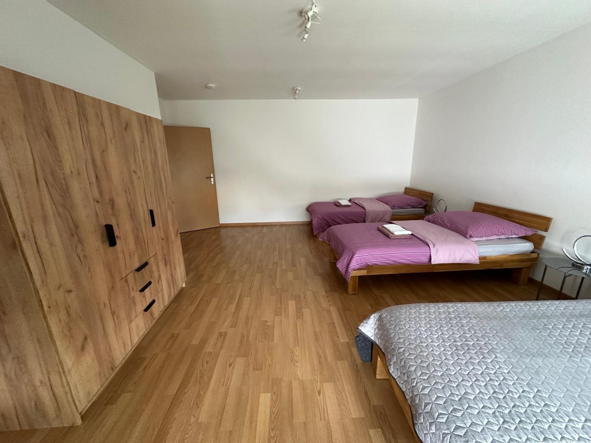 Grosses Apartment Im Dg ไลป์ซิก ภายนอก รูปภาพ