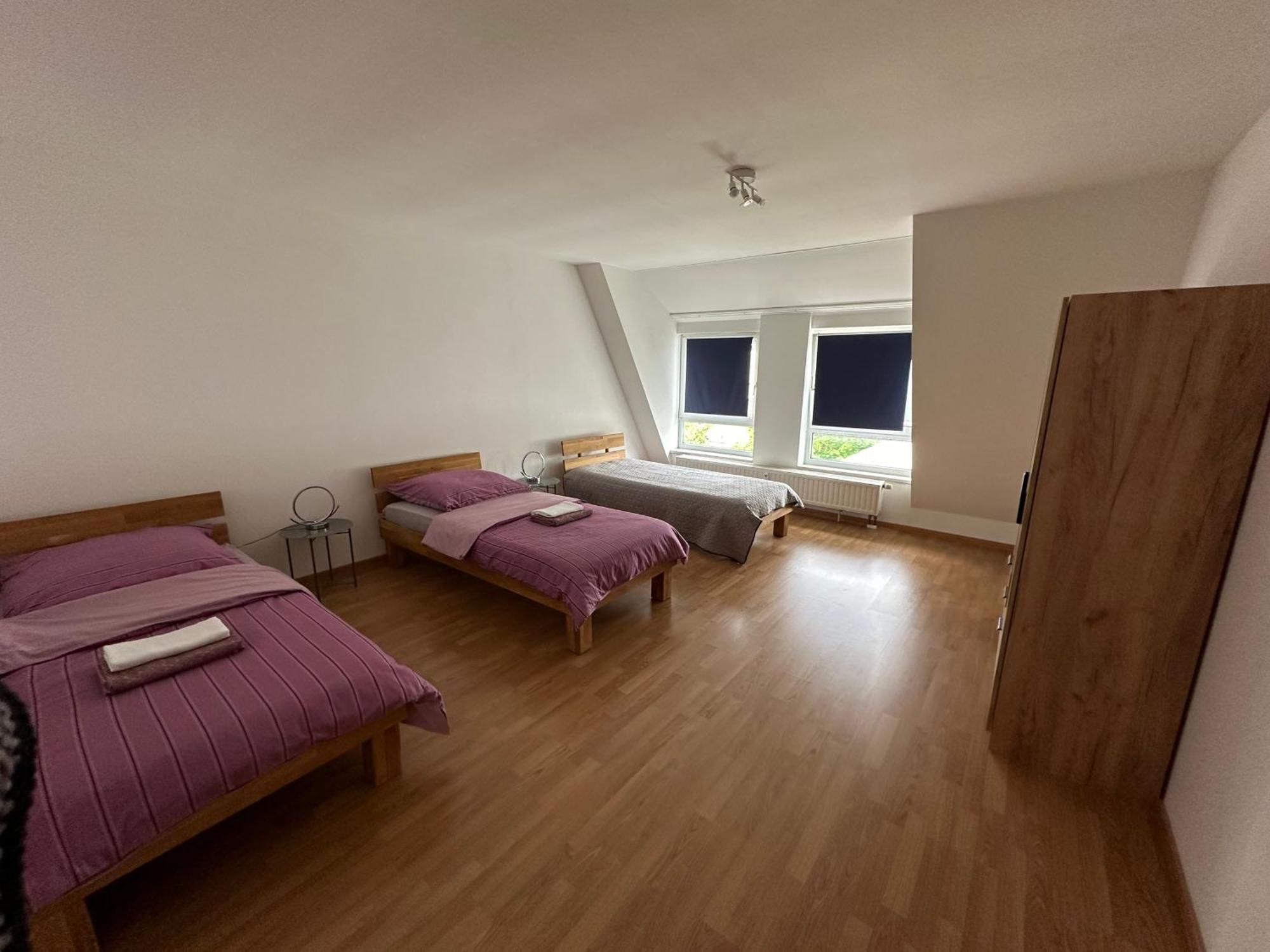 Grosses Apartment Im Dg ไลป์ซิก ภายนอก รูปภาพ