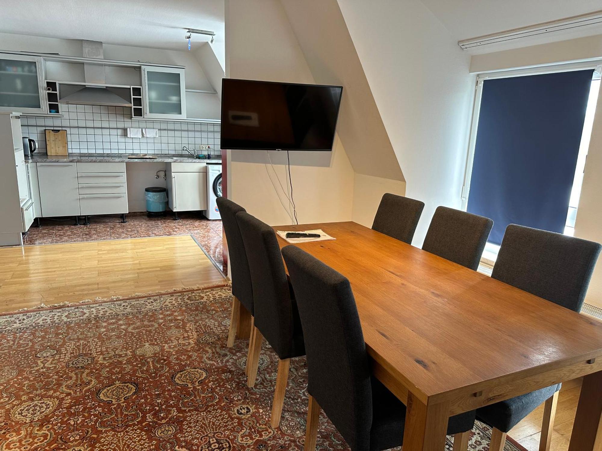 Grosses Apartment Im Dg ไลป์ซิก ภายนอก รูปภาพ